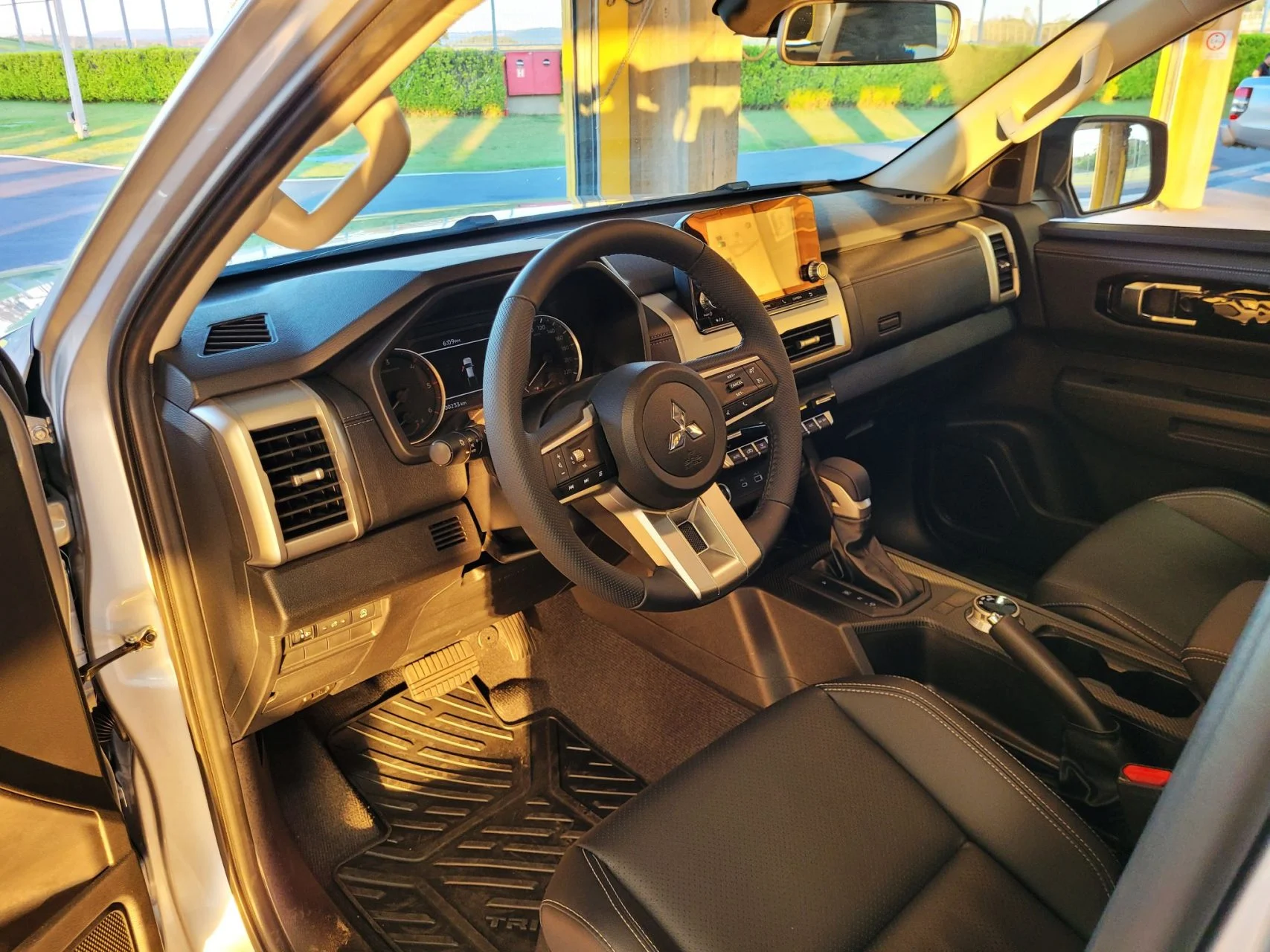 Interior, Technology, and Comfort