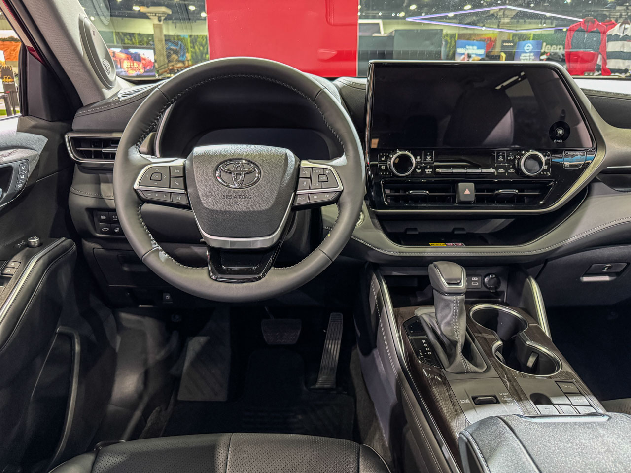 Toyota Highlander Hybrid Features (Detailed Table)